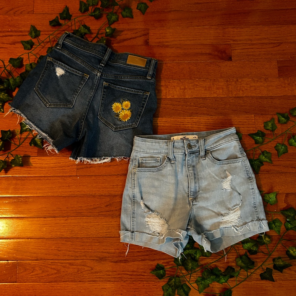 Hollister- Shorts bundle: light and dark wash cute embroidery - size 0 !!